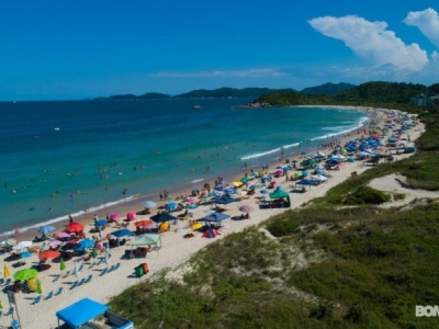 BANDEIRA AZUL: BOMBINHAS CONQUISTA APROVAÇÃO DO JÚRI NACIONAL EM TRÊS PRAIAS