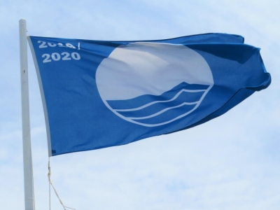 BANDEIRA AZUL: BOMBINHAS CONQUISTA APROVAÇÃO DO JÚRI NACIONAL EM TRÊS PRAIAS