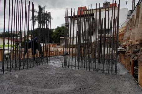 Concretagem com Gelo: Tecnologia e Precisão no Volo Zenith